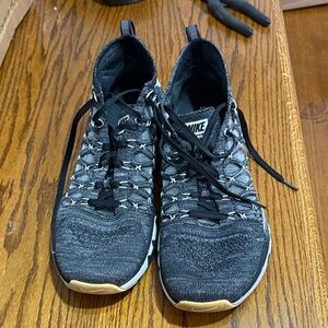 Nike Black and Gray Men's Athletic Shoes